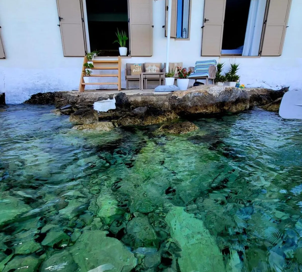 Artis Blue Relax Hotel Himare 4*,