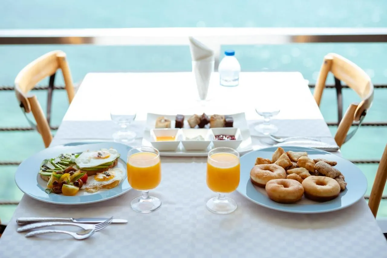 Hotel Artis Blue Relax Himarë